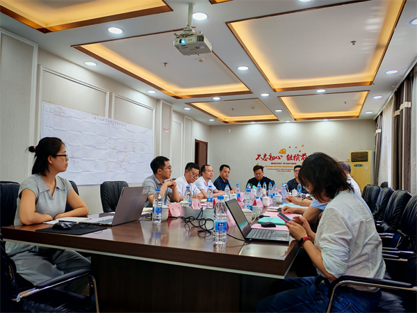 5月19日下午，一八六公司《永陇矿区地质勘查成果总结报告》顺利通过评审。摄影：张晔.jpg