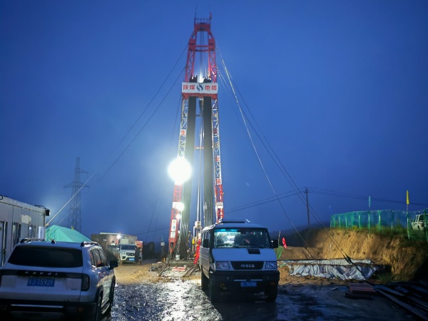 近日，一八六公司宁夏王洼西部煤炭资源调查基金项目D101钻孔顺利终孔。摄影：张晔 (1).jpg