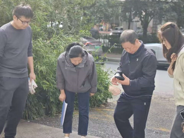 151760496467813841.jpeg 9月28日、29日,一八六公司恒悦物业开展节前“大检查、大清扫”活动.jpg