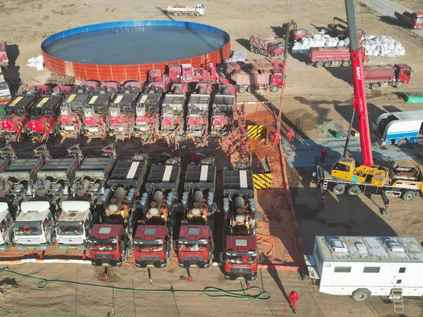 近日，一八六公司宁夏灵武刘家庄煤层气项目1号井压裂顺利完成。摄影：谢坤轩 (3).jpg