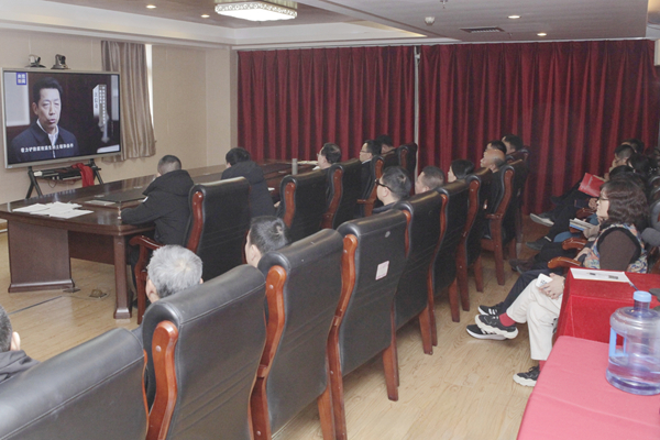 301769740307683237.jpeg 1月28日下午,一八六公司组织召开春节前警示教育暨廉政谈话会议。摄影:郭玉佳 (2).jpg